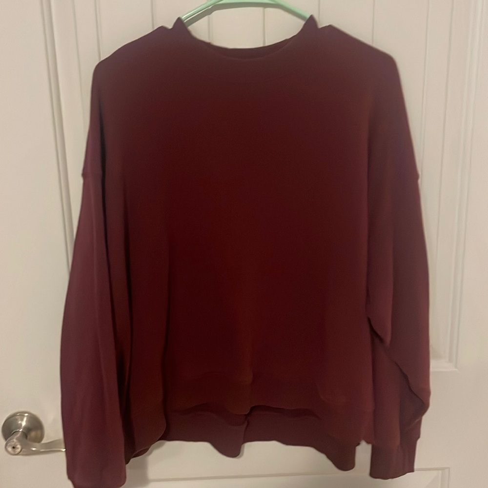 Maroon cru neck